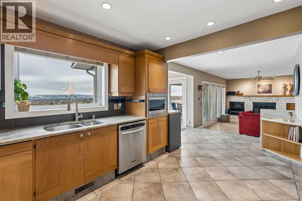 111 Hawksbrow Drive NW, Calgary — photo 10