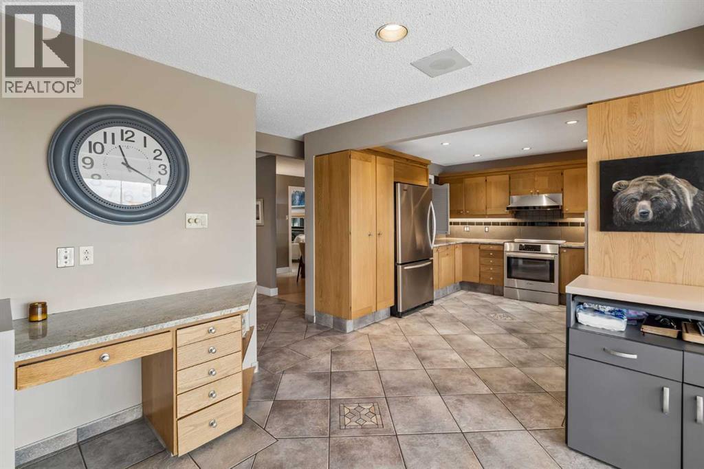111 Hawksbrow Drive NW, Calgary — photo 12
