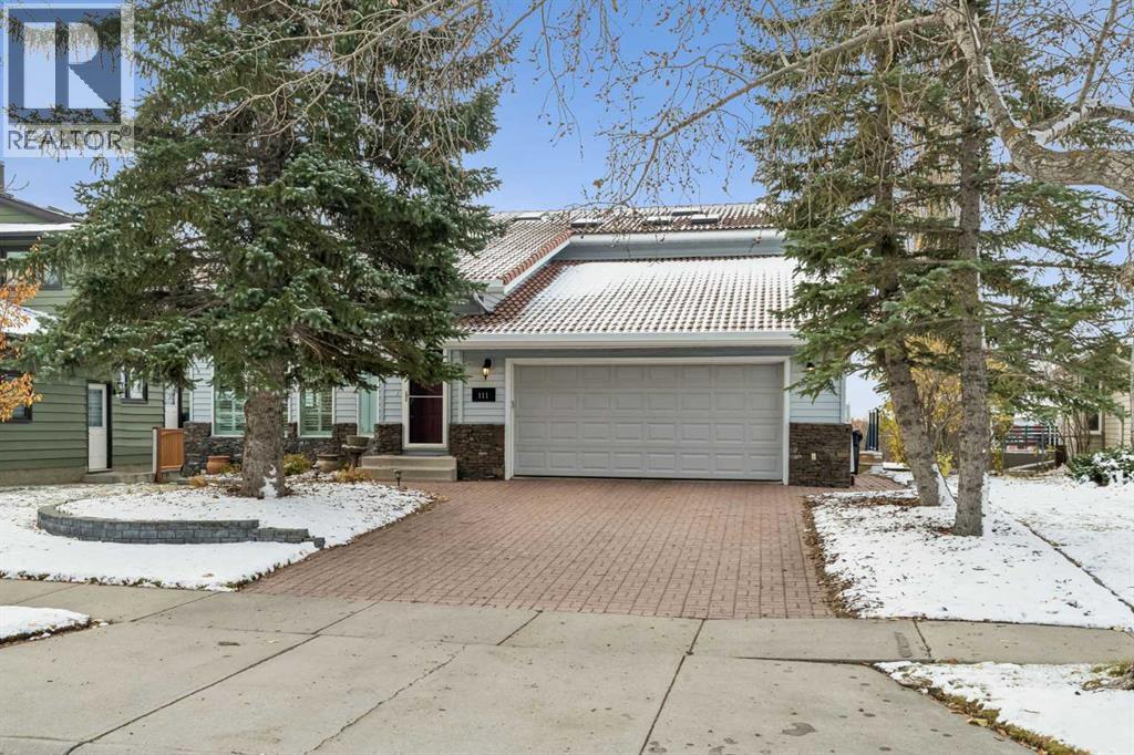 111 Hawksbrow Drive NW, Calgary — photo 2