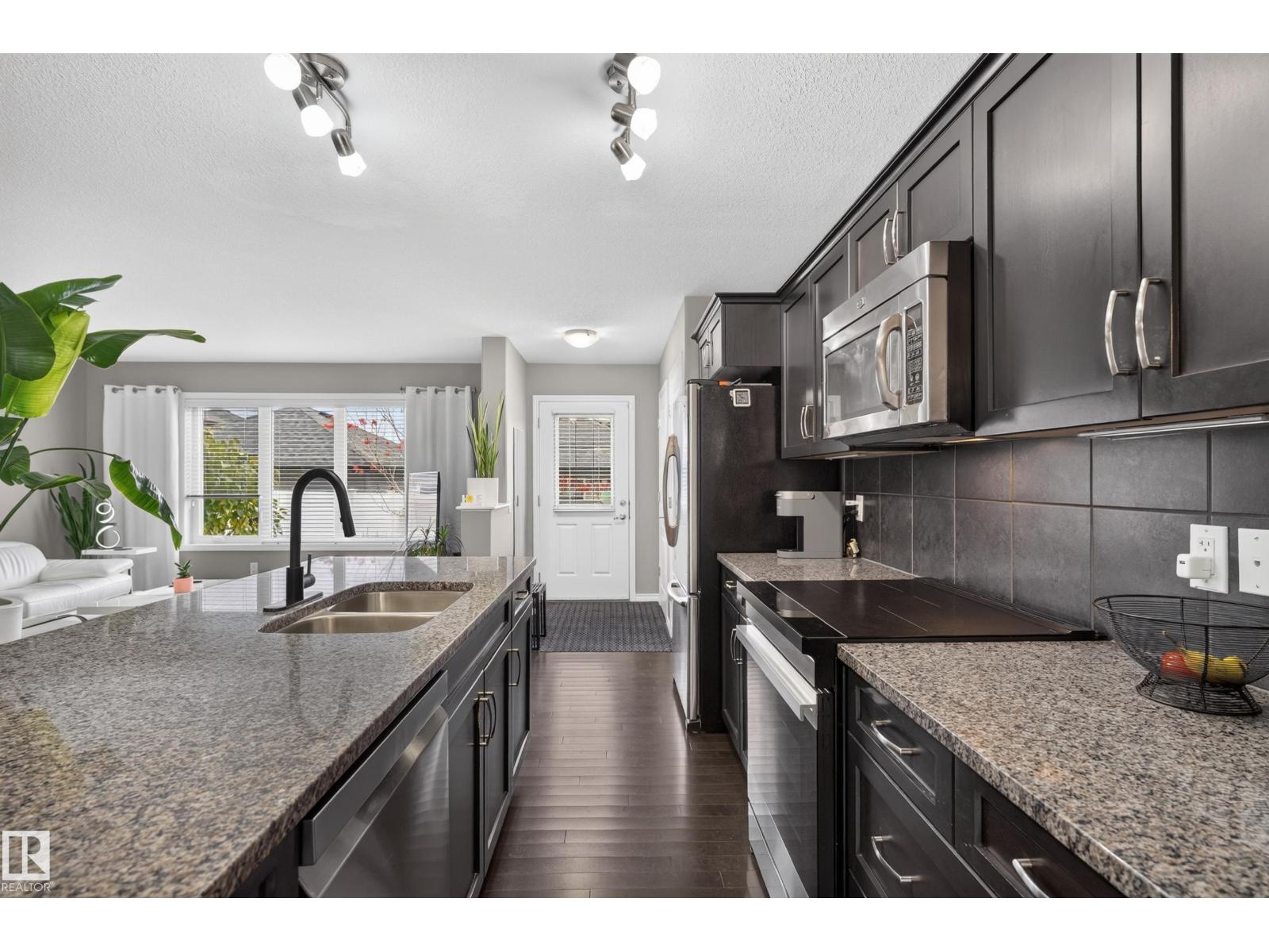 131 CY BECKER BV NW, Edmonton — photo 4
