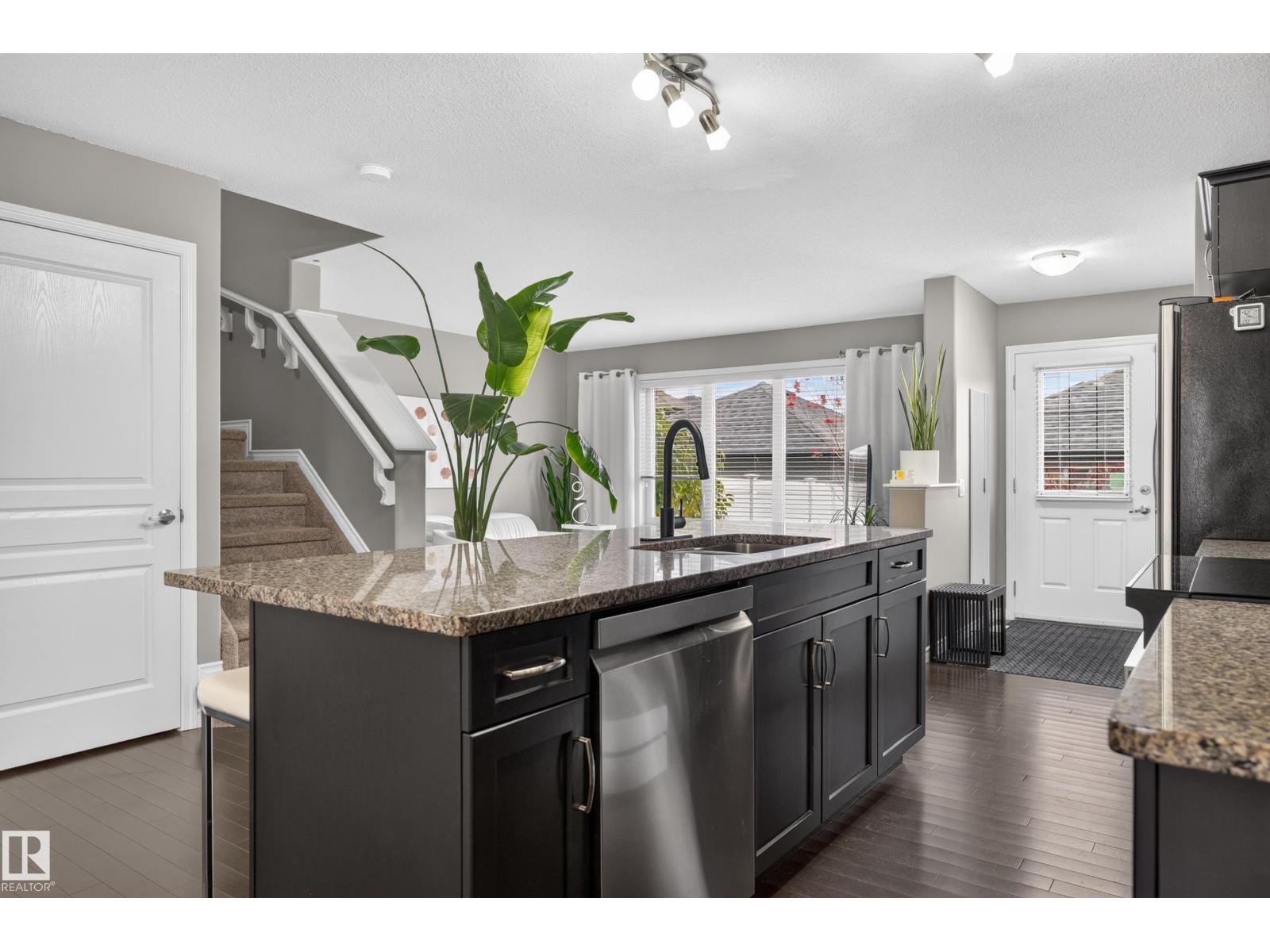 131 CY BECKER BV NW, Edmonton — photo 3