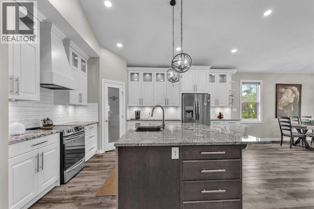 Listing photo – 5052 Lakeshore Drive, Sylvan Lake