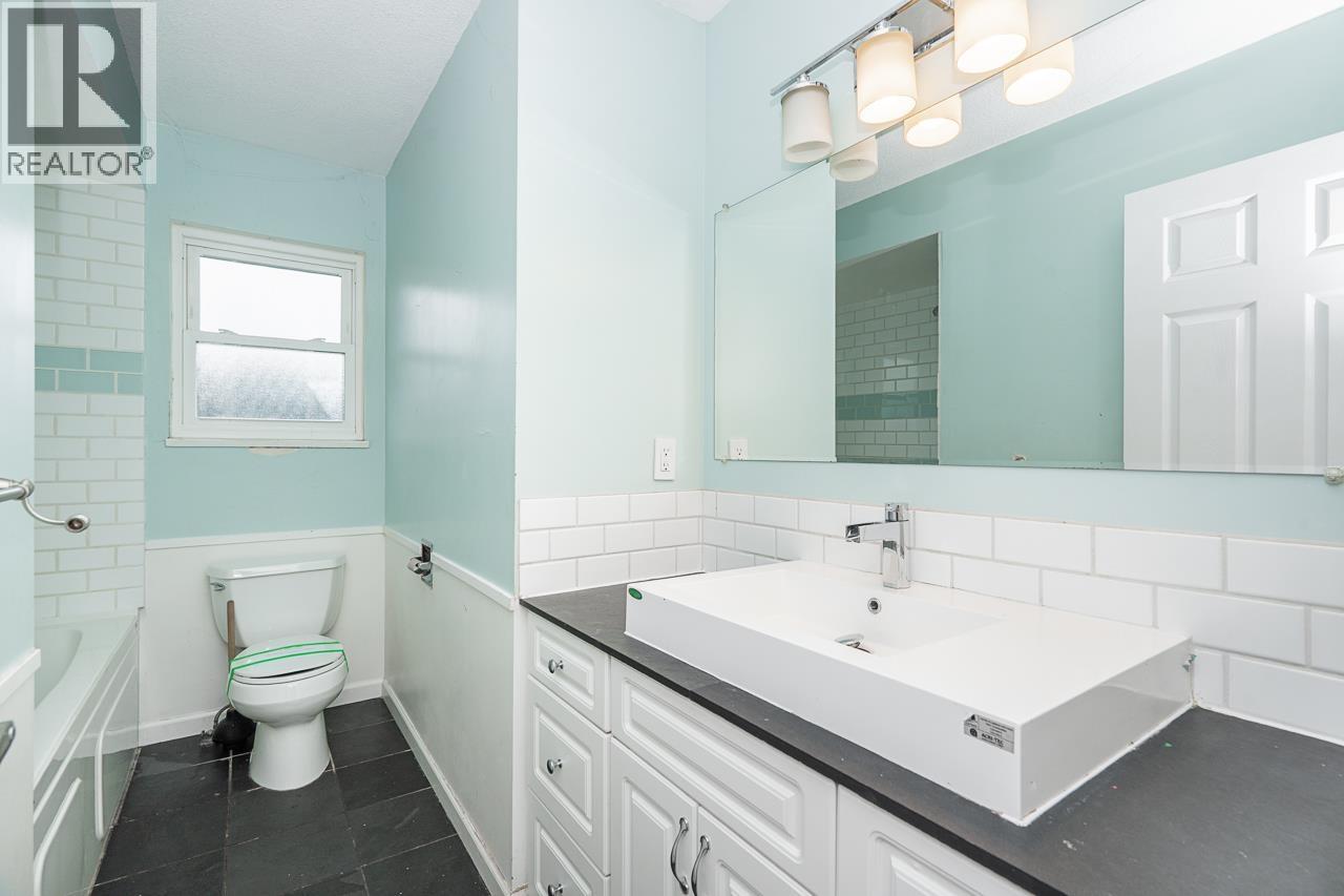5388 46 Avenue, Delta — photo 12
