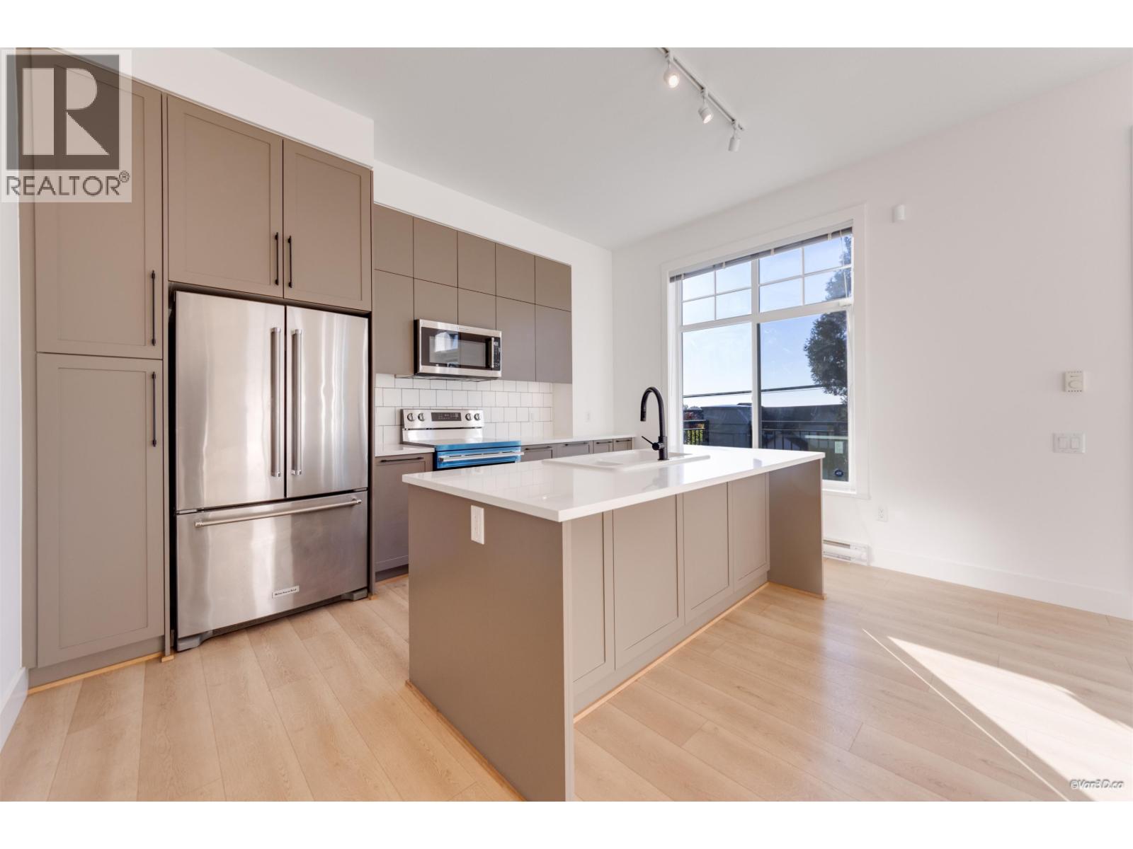 31 1221 Rocklin Street, Coquitlam — photo 2