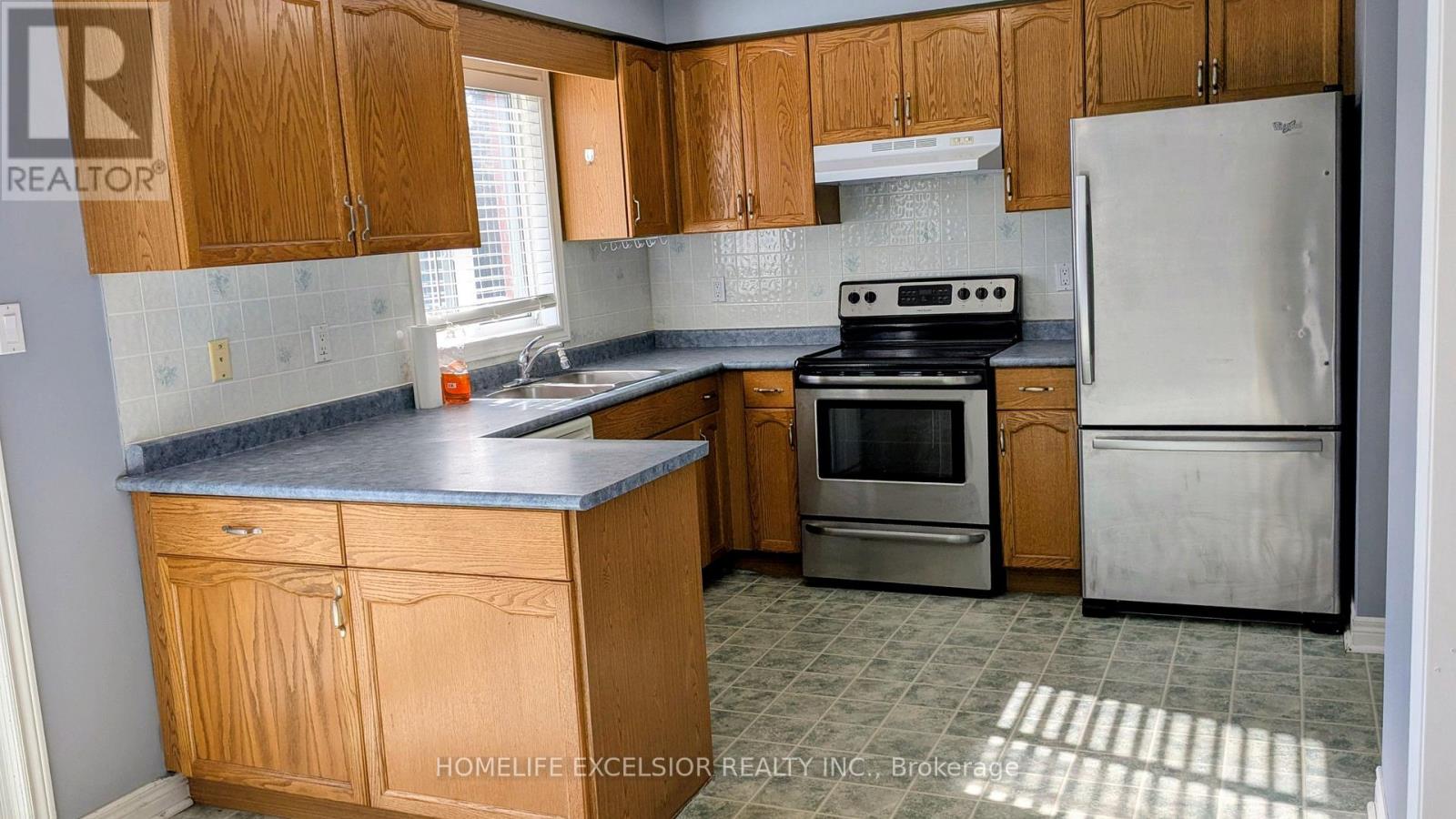 UPPER UNIT - 25 AMBERVIEW DRIVE, Georgina (Keswick South) — photo 4