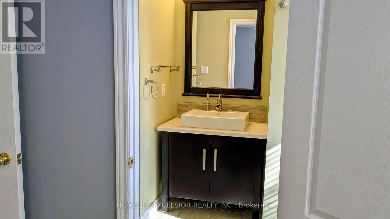 UPPER UNIT - 25 AMBERVIEW DRIVE, Georgina (Keswick South) — photo 8