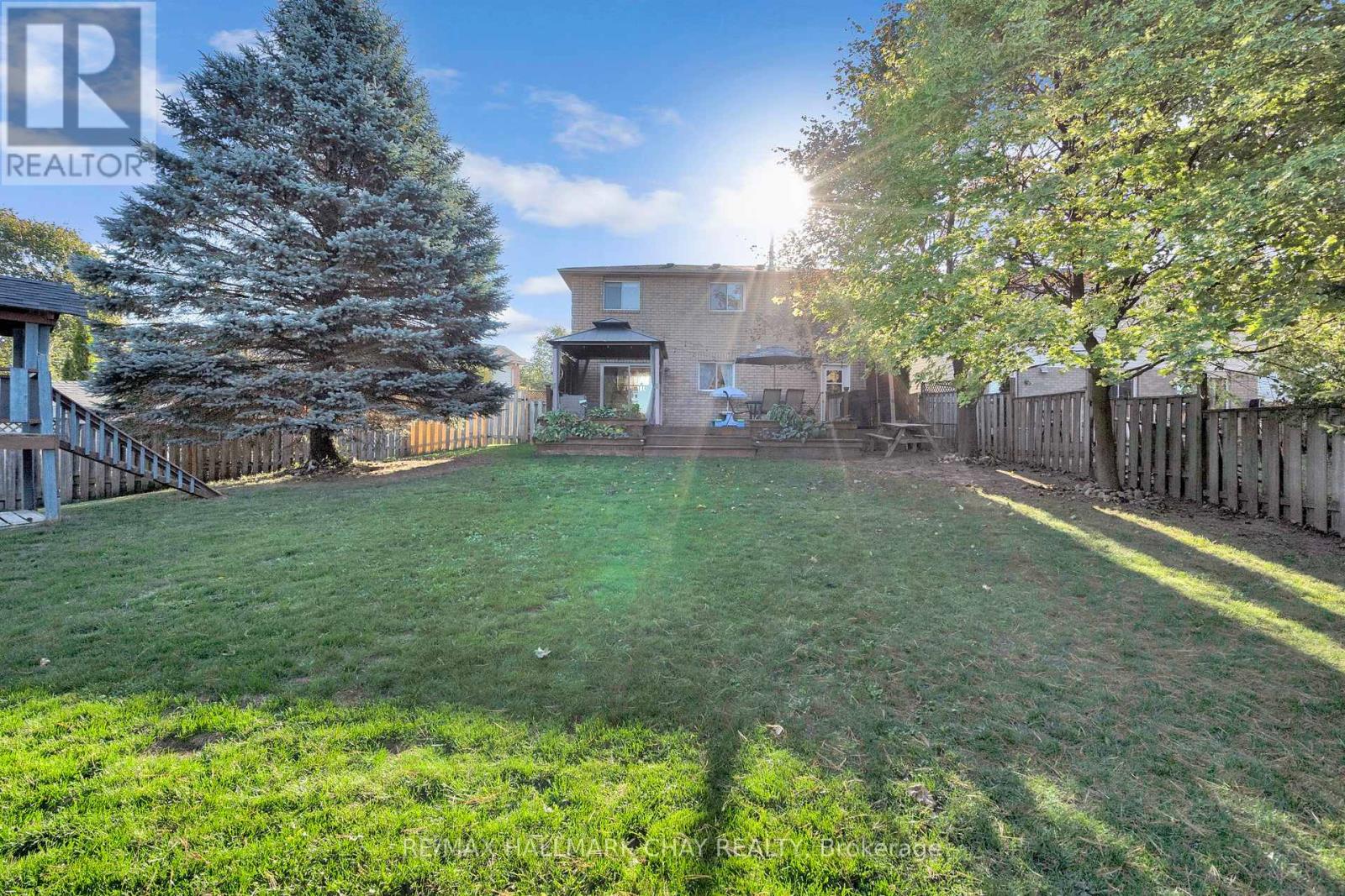24 RUNDLE CRESCENT, Barrie (Holly) — photo 9