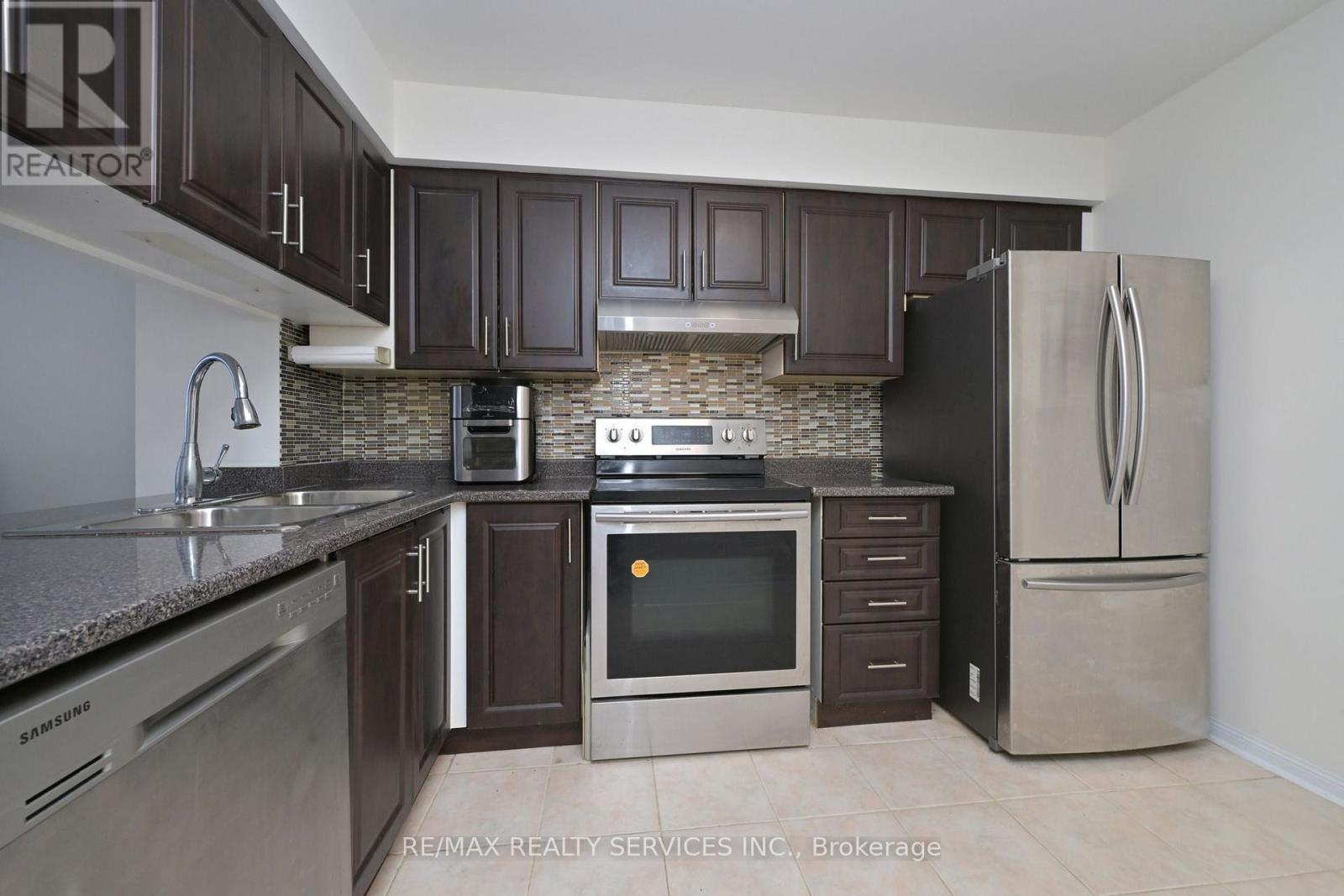 Photo of 104 - 12 LAURELCREST STREET