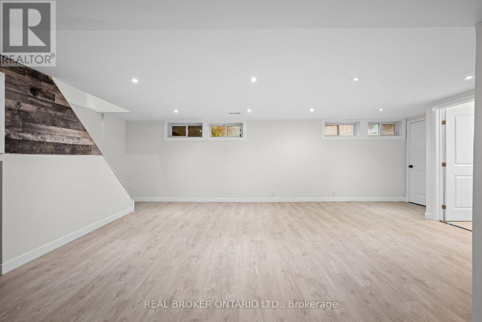 Commercial Condos for Rent in Ottawa – B – 28 LEEMING DRIVE, Ottawa – By Peter Sagos - Image 11