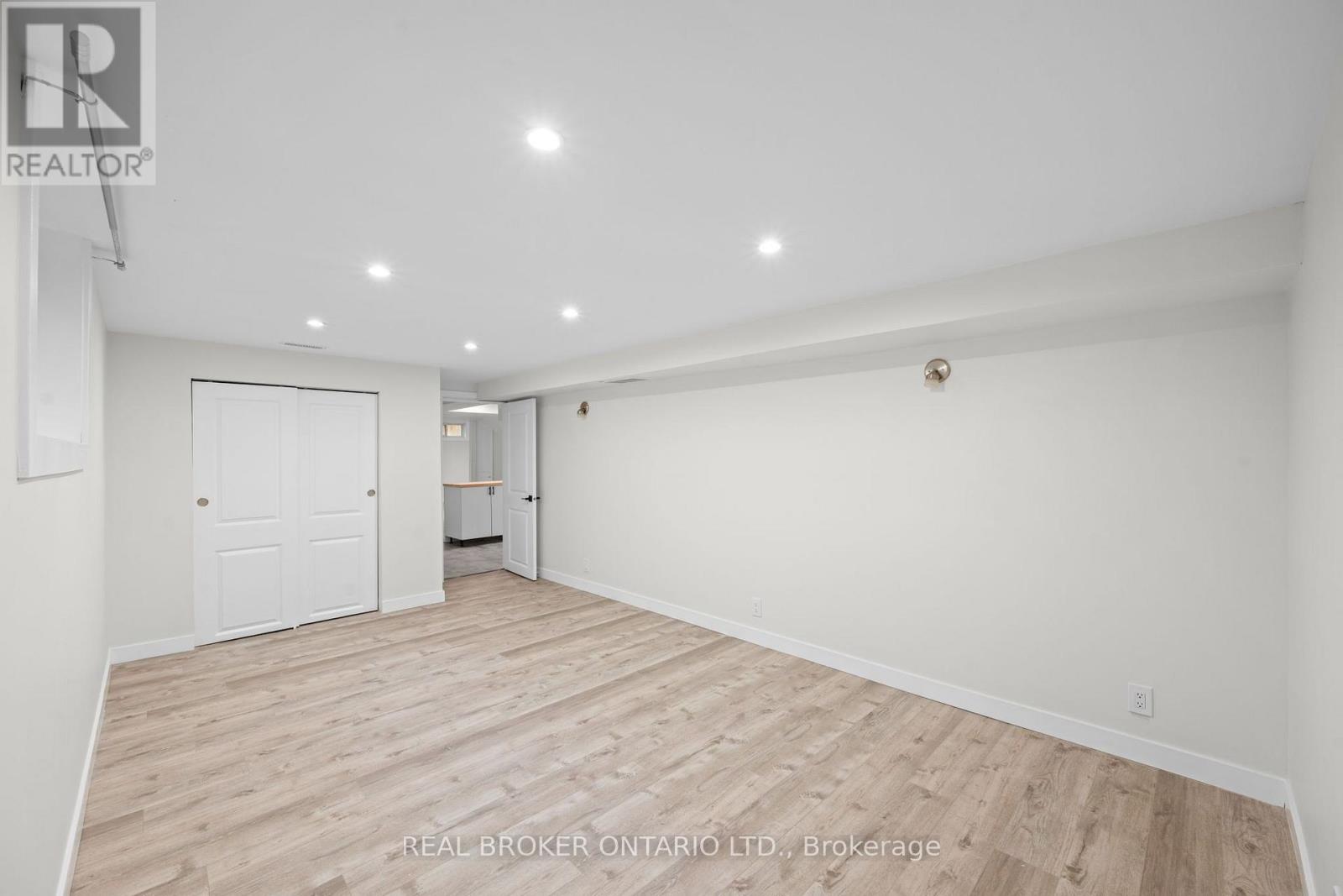 Commercial Condos for Rent in Ottawa – B – 28 LEEMING DRIVE, Ottawa – By Peter Sagos - Image 24