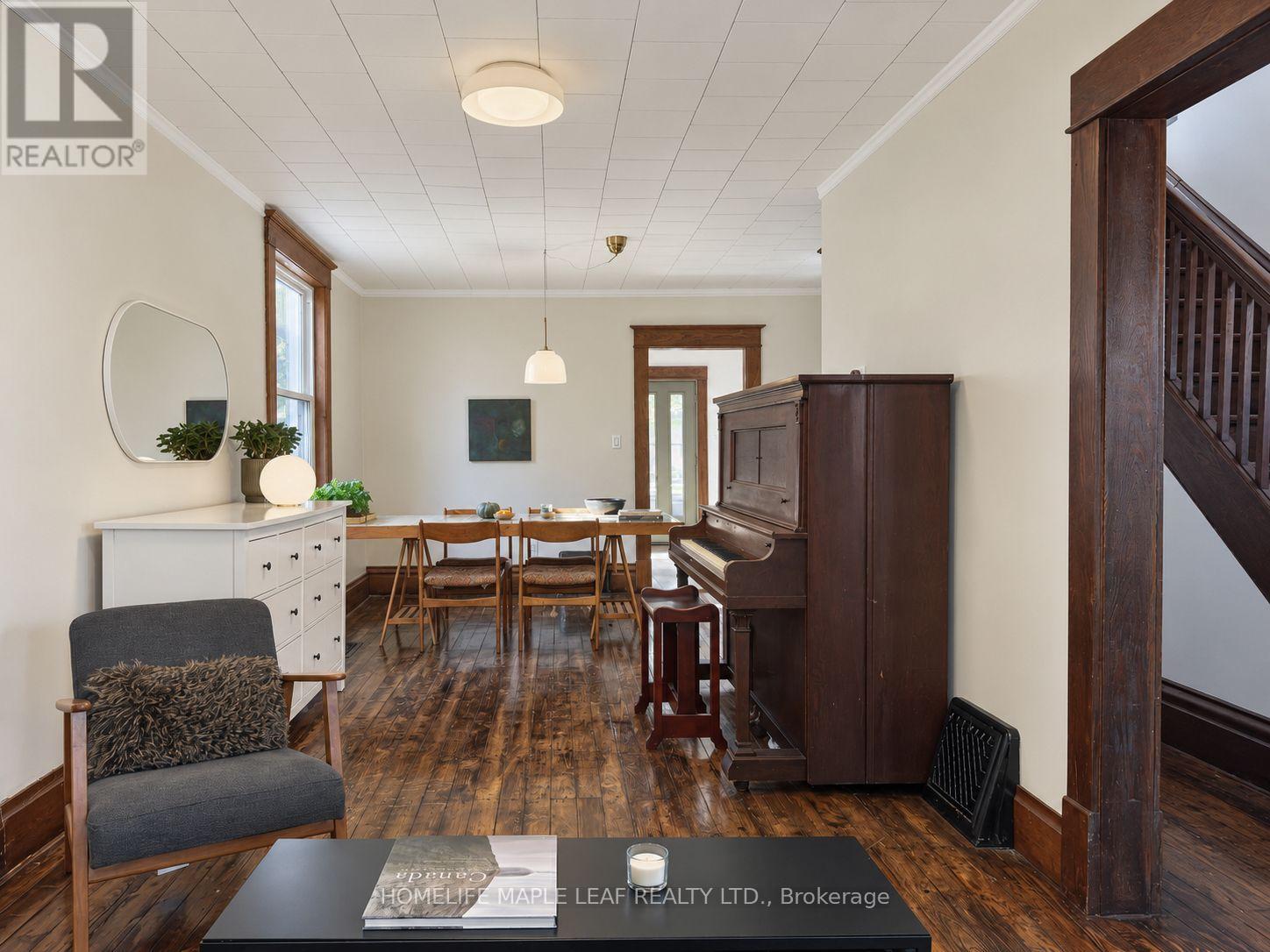 136 FOREST ROAD - 10