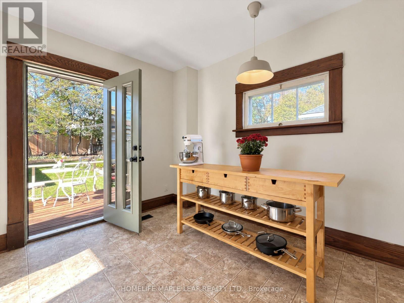 136 FOREST ROAD - 17