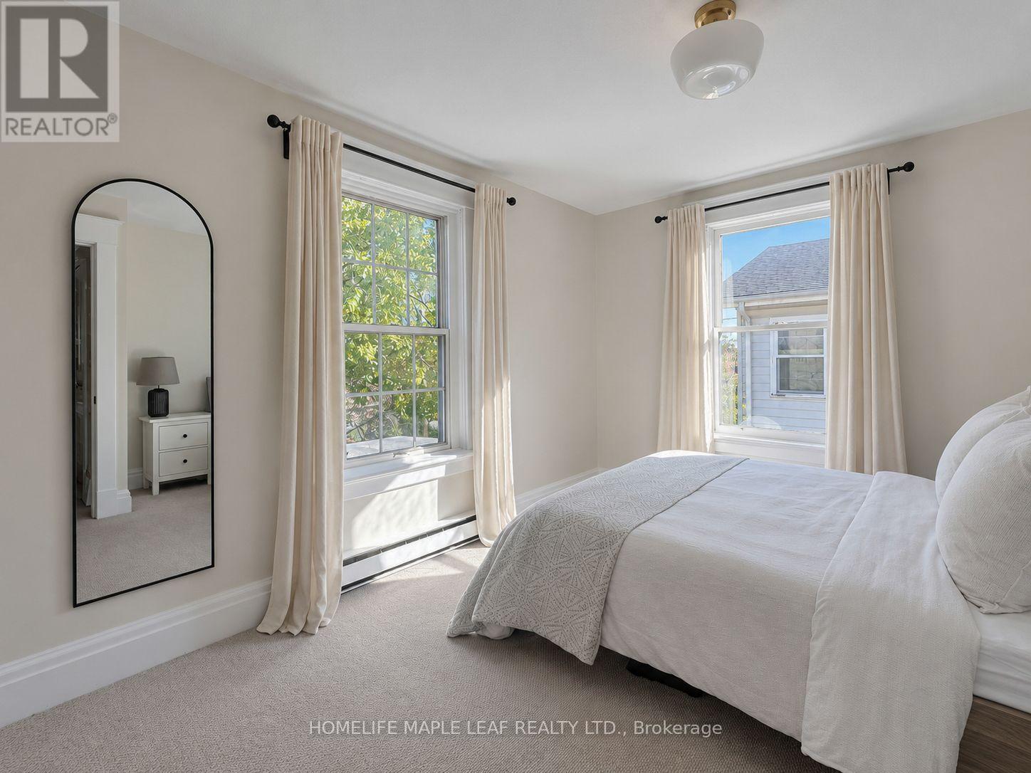 136 FOREST ROAD - 24