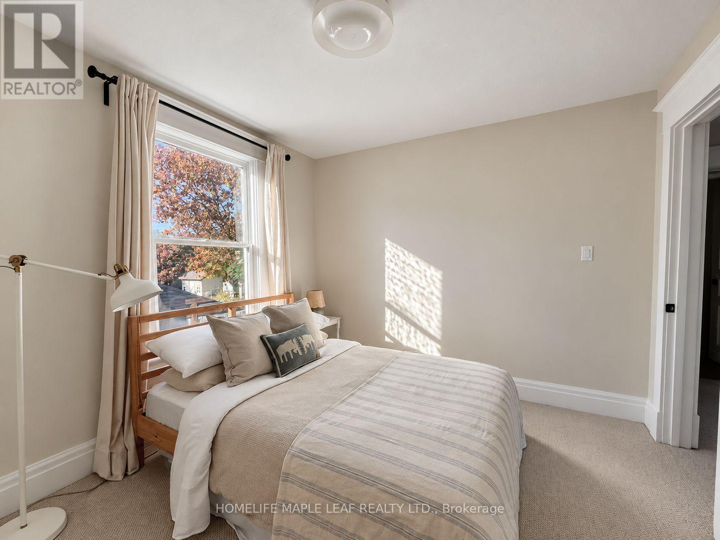 136 FOREST ROAD - 26