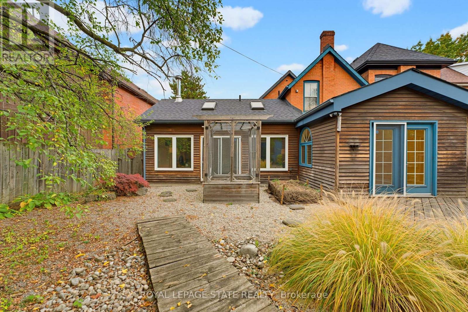 16 Alexander Street, Hamilton, ON photo 24