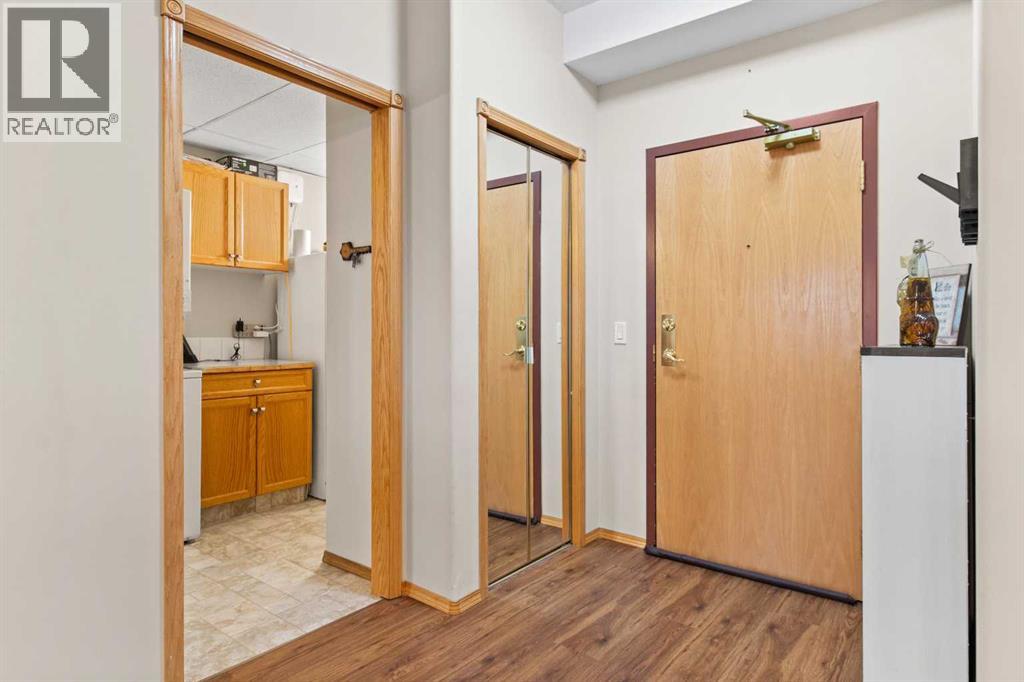 Listing photo – 305, 5300 48 Street, Red Deer