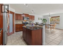 Primary Bedroom - 26 Drake Landing  Ne, Okotoks, AB T1S0B9 Photo 8