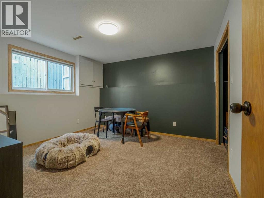 55 Assiniboia Road W, Lethbridge — photo 36