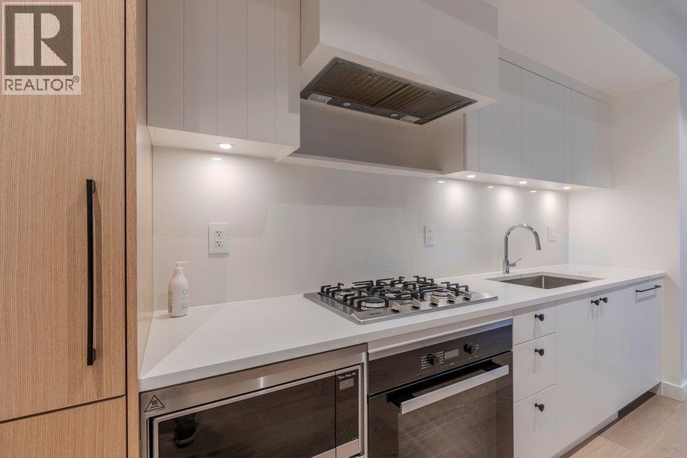24 94 W King Edward Avenue, Vancouver — photo 13