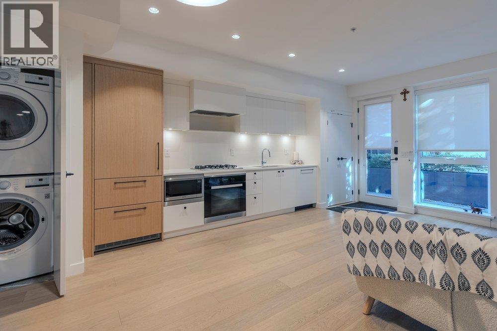 24 94 W King Edward Avenue, Vancouver — photo 16