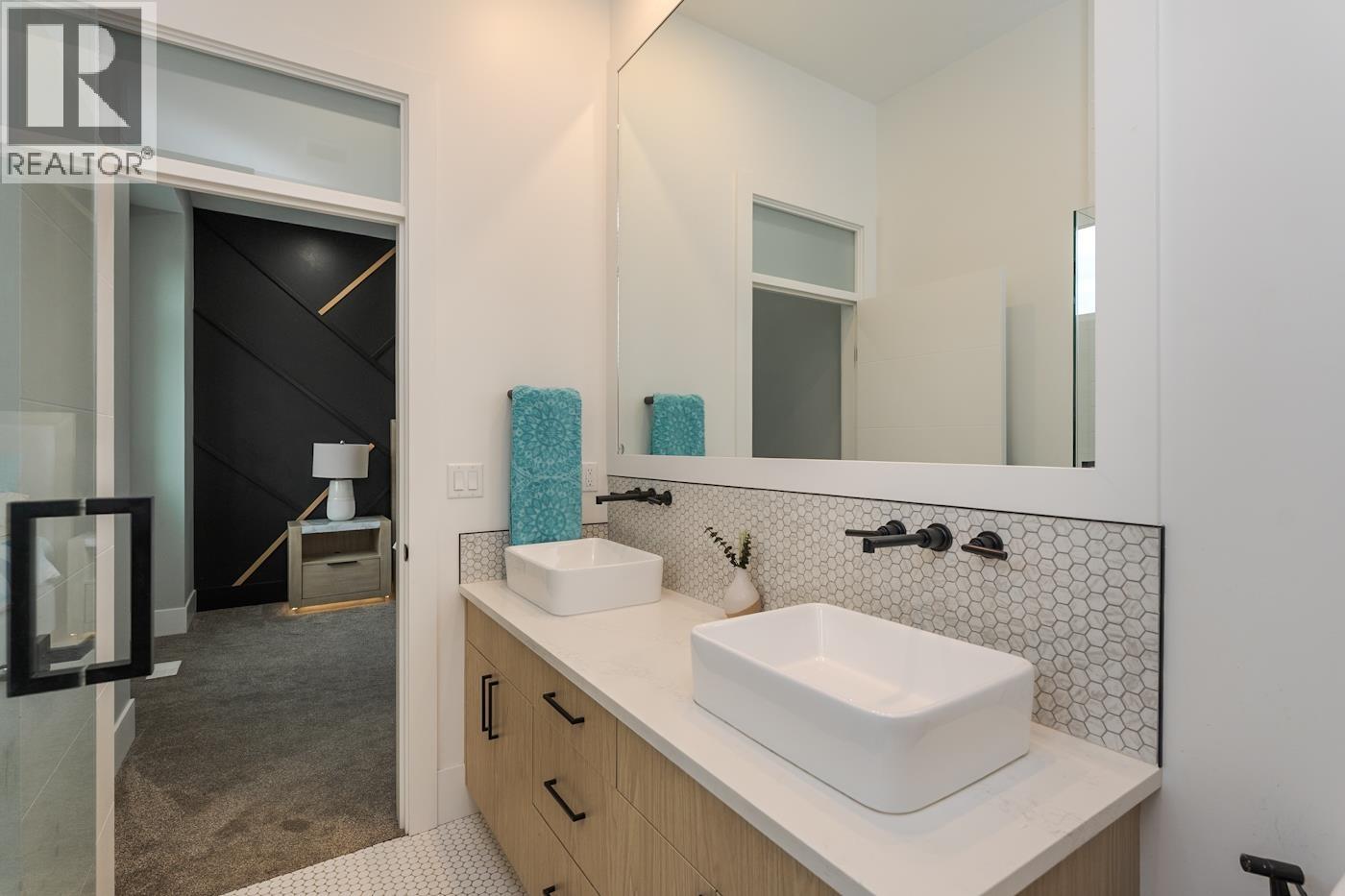 3445 MUNRO WAY - 35