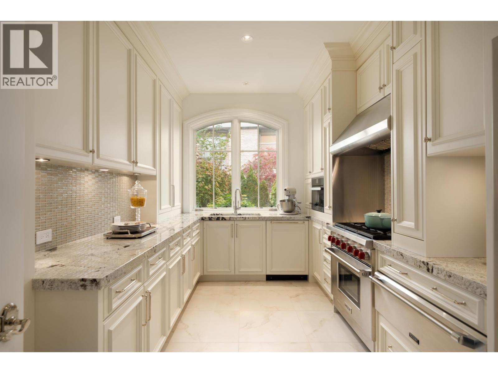 5795 Newton Wynd, Vancouver — photo 14