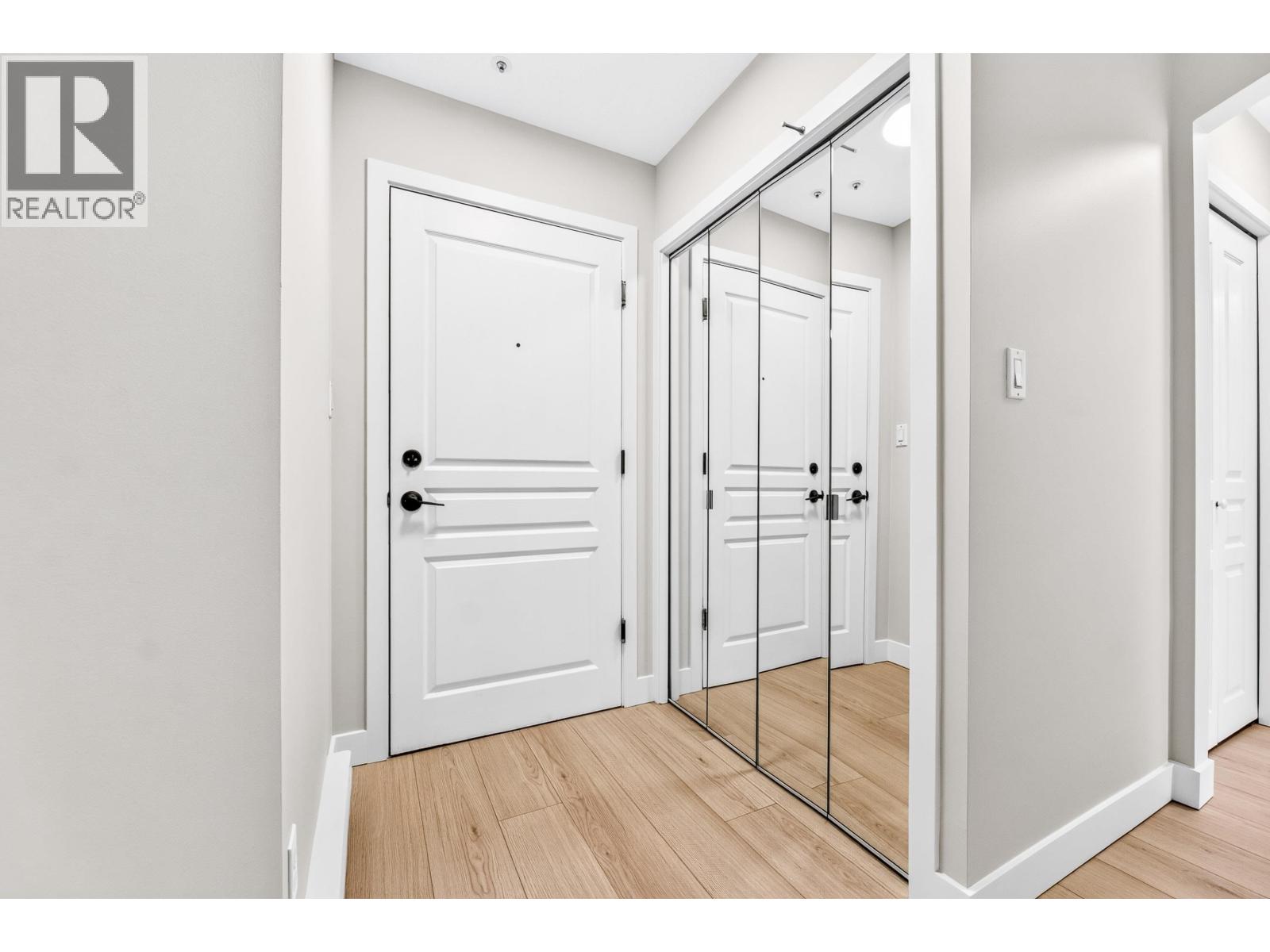 603 3001 Terravista Place, Port Moody — photo 2