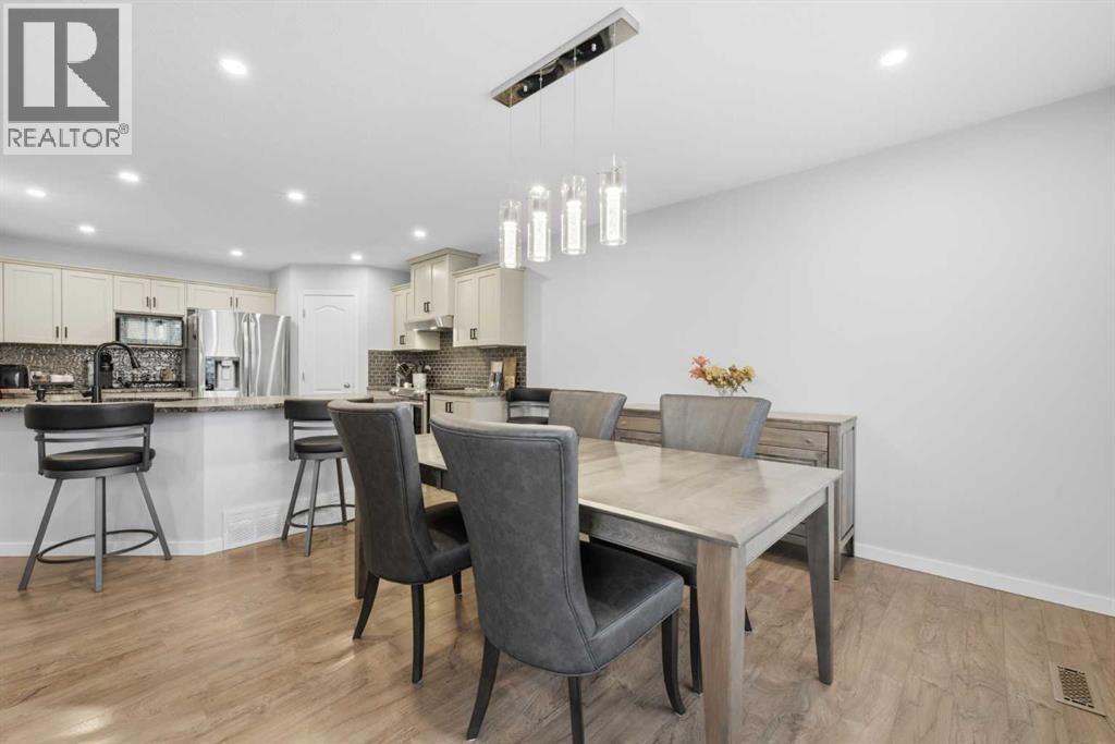 121 Springmere Grove, photo 12 of 41
