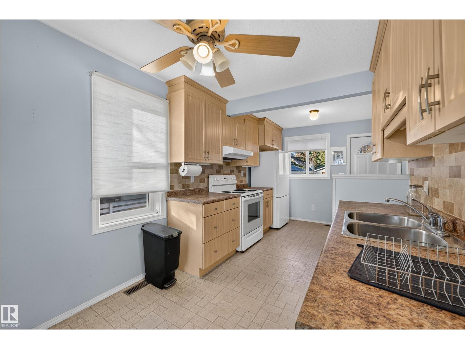 Home for sale, photo 21 of 33