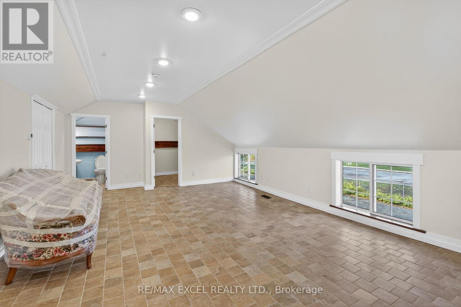 9 The Queensway N, Georgina, ON photo 41