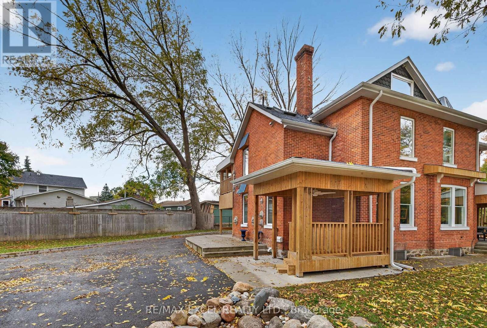 9 The Queensway N, Georgina, ON photo 42