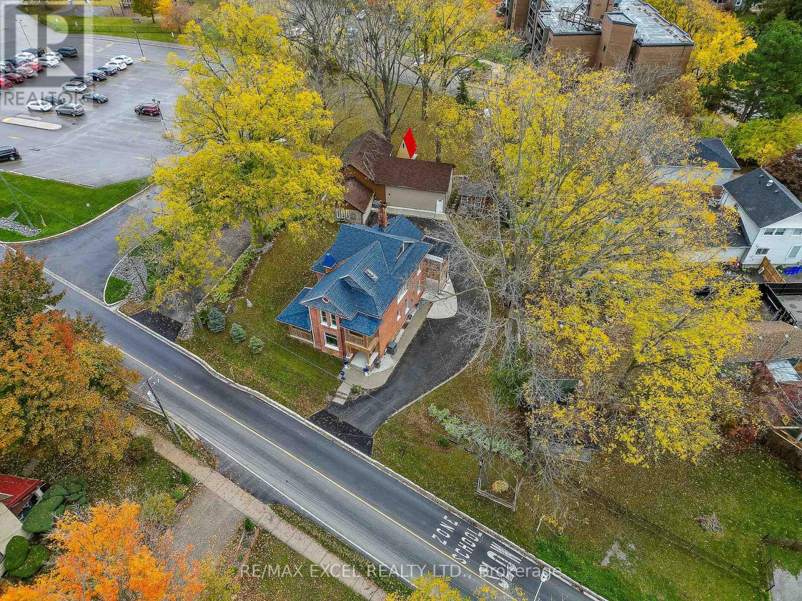 9 The Queensway N, Georgina, ON photo 43