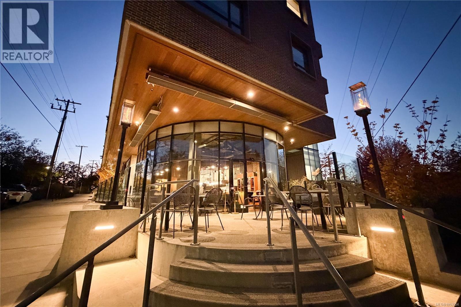  2296 Cadboro Bay Road, Oak Bay