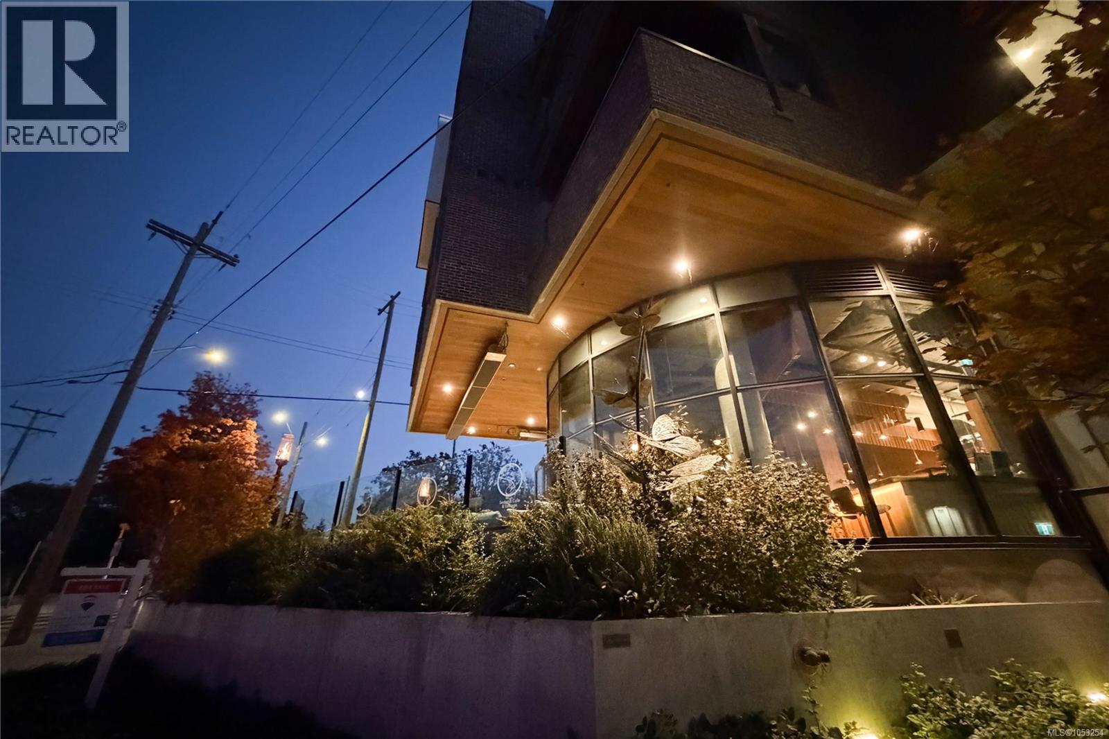  2296 Cadboro Bay Road, Oak Bay