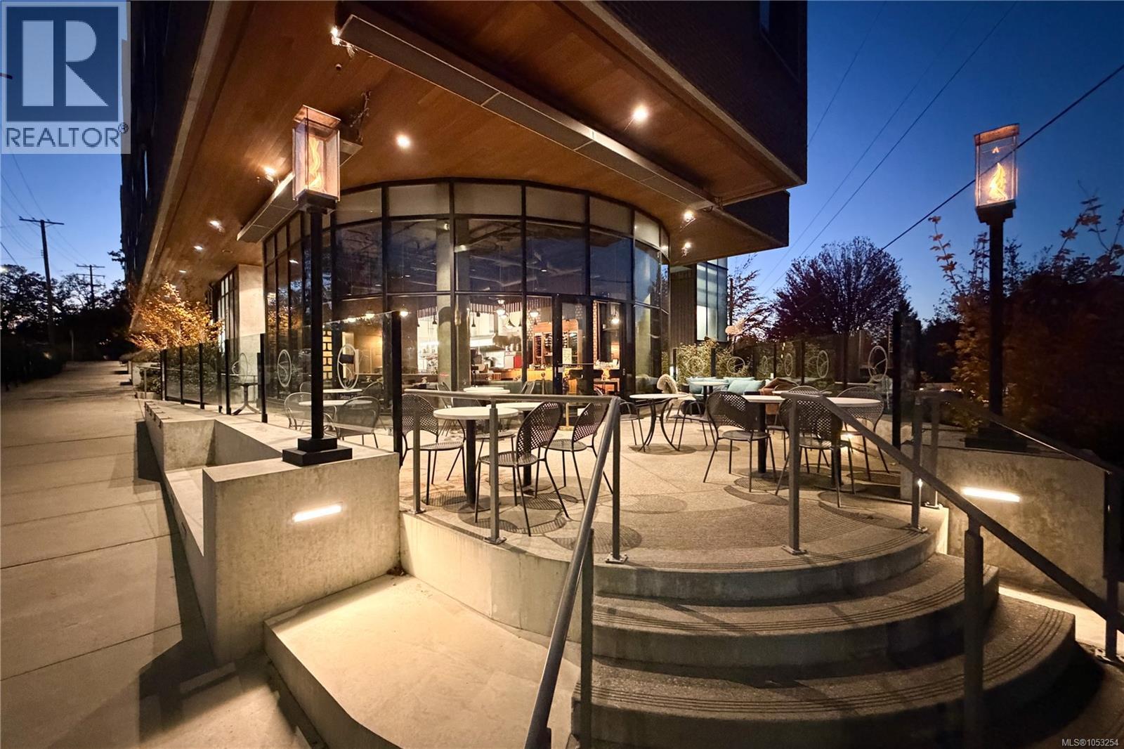  2296 Cadboro Bay Road, Oak Bay