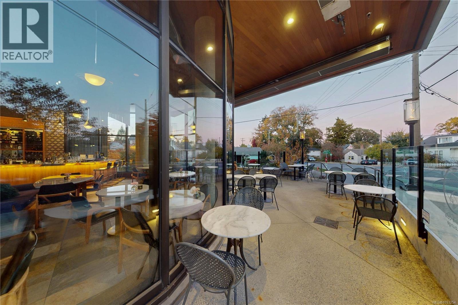  2296 Cadboro Bay Road, Oak Bay