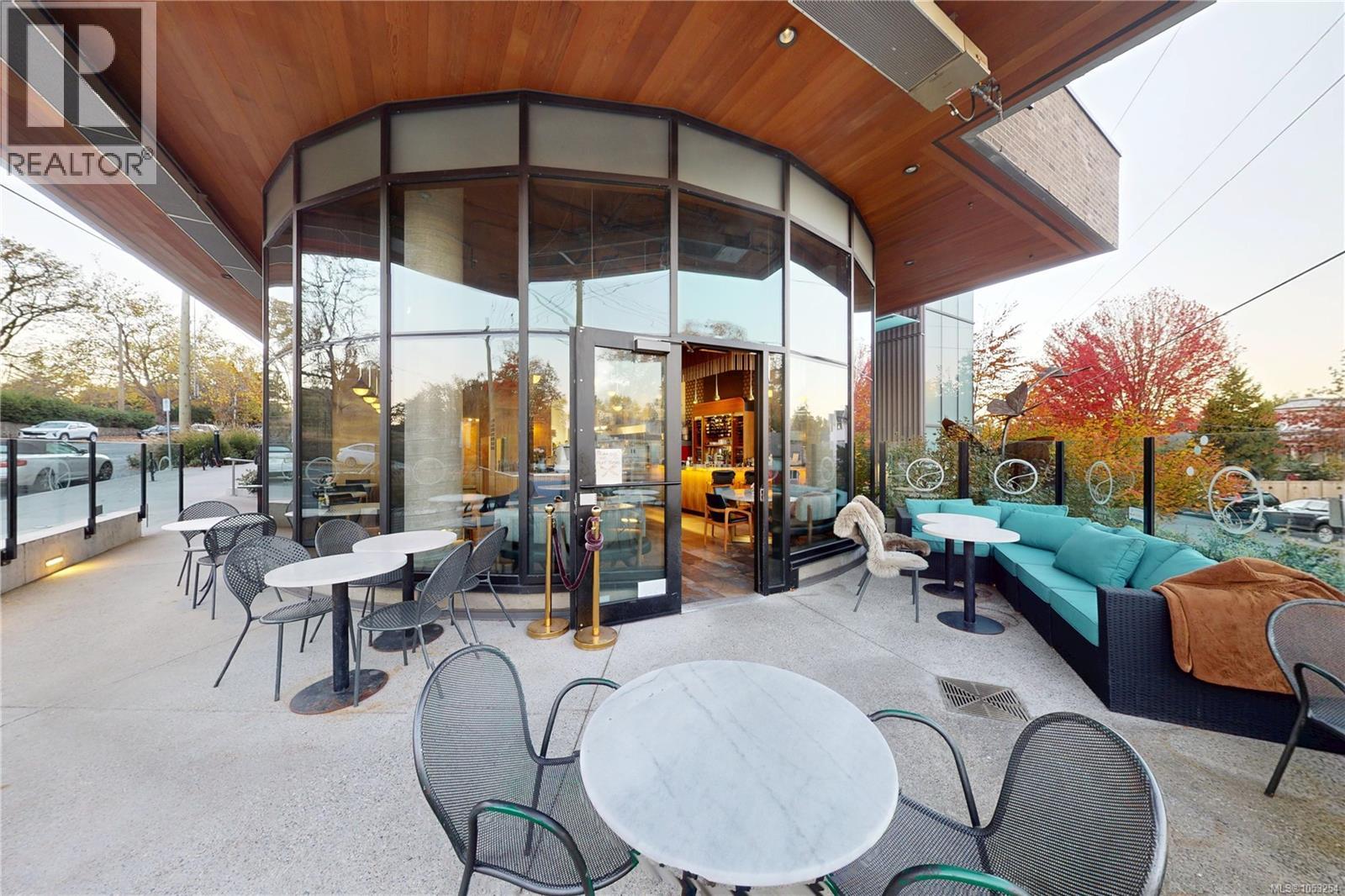  2296 Cadboro Bay Road, Oak Bay