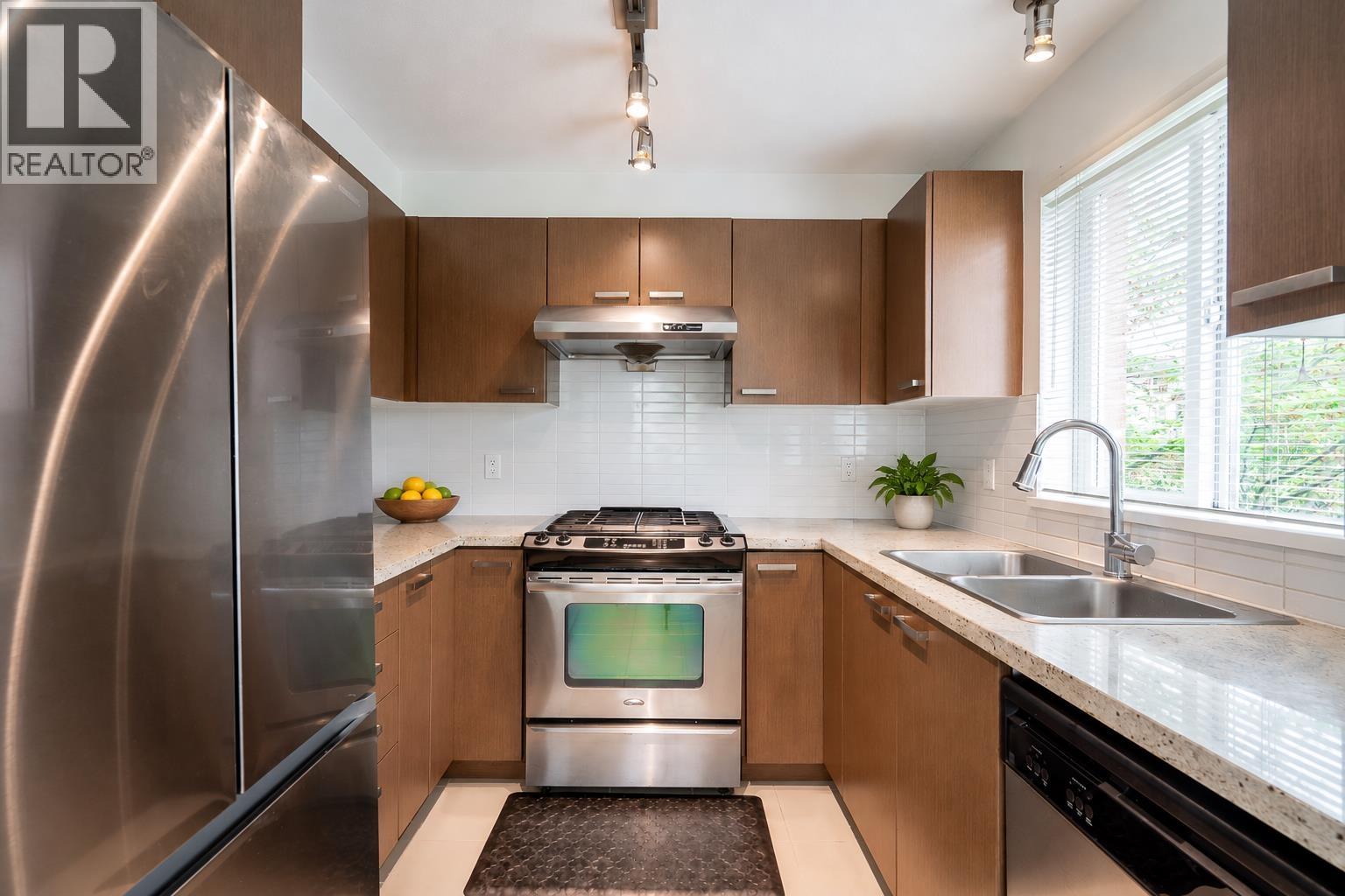 205 9500 Odlin Road, Richmond — photo 10