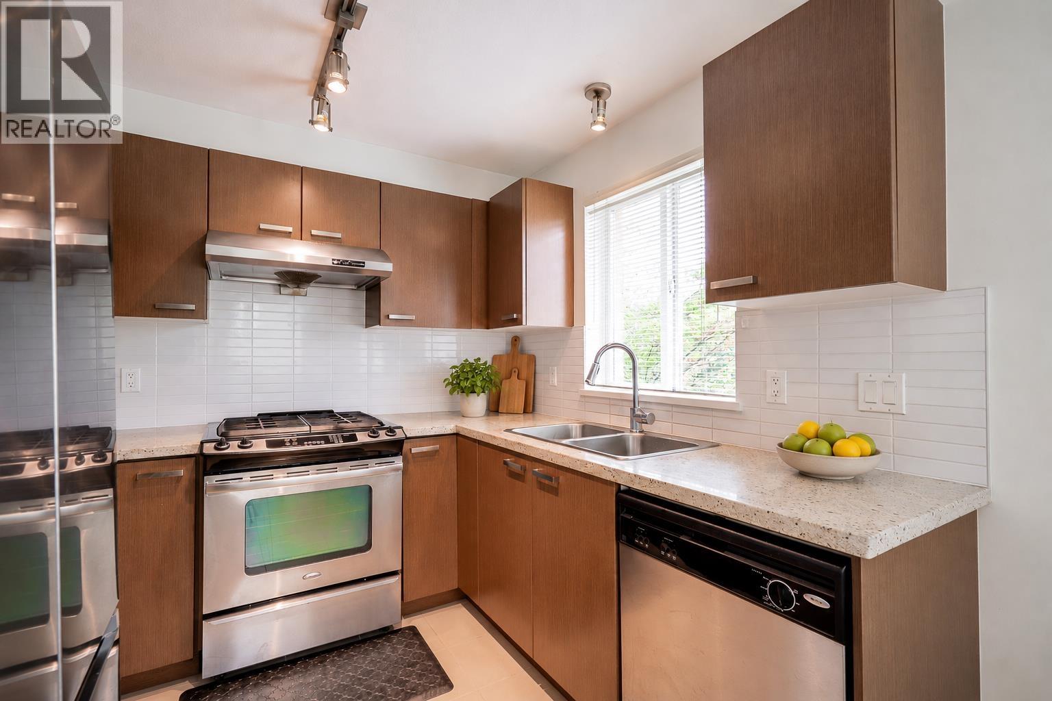 205 9500 Odlin Road, Richmond — photo 9