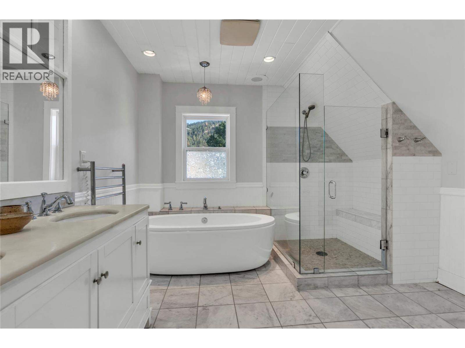 410 Upper Bench Road N, Penticton