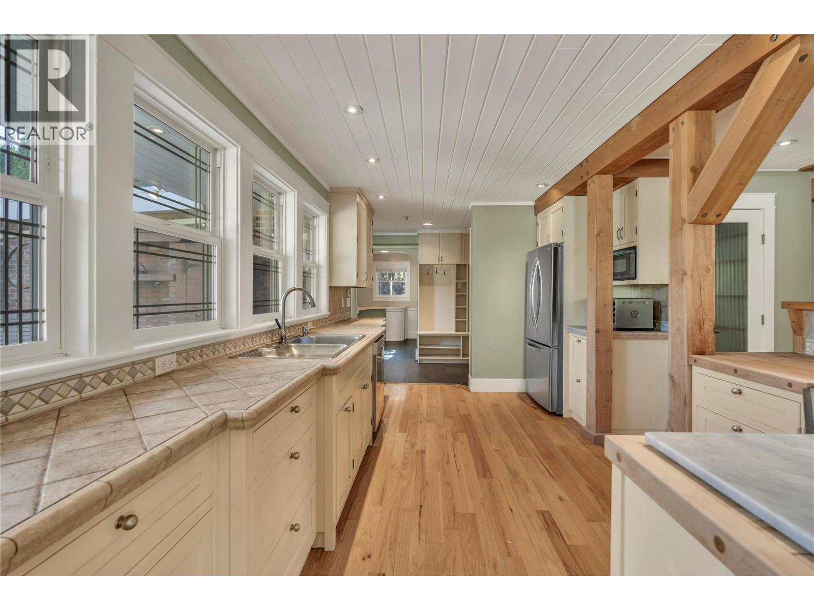 410 Upper Bench Road N, Penticton