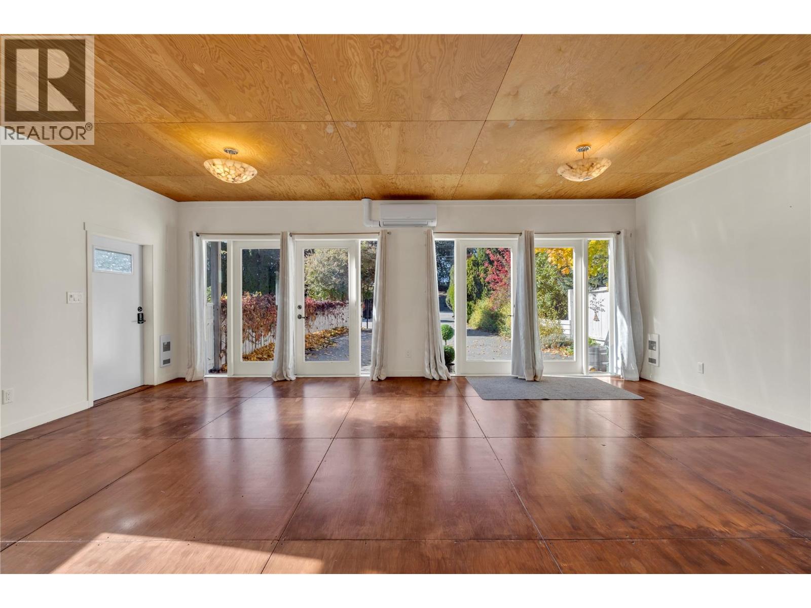 410 Upper Bench Road N, Penticton
