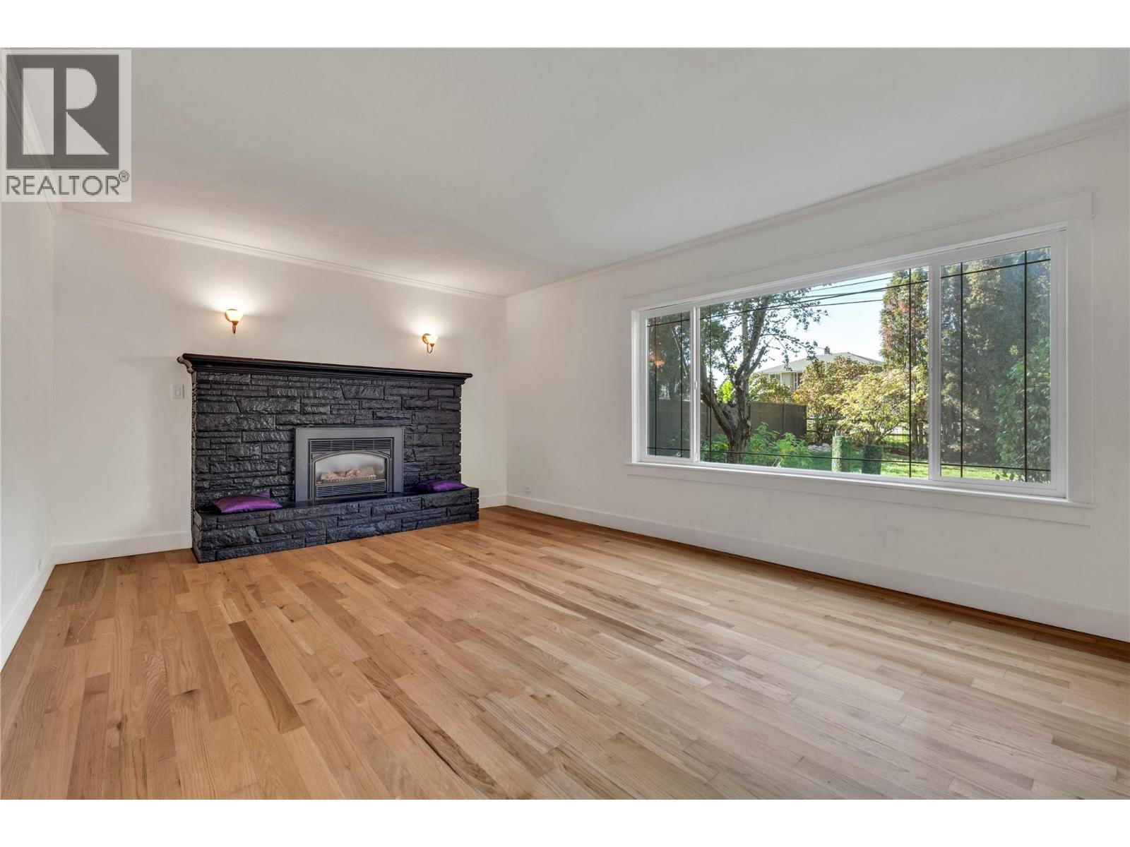 410 Upper Bench Road N, Penticton