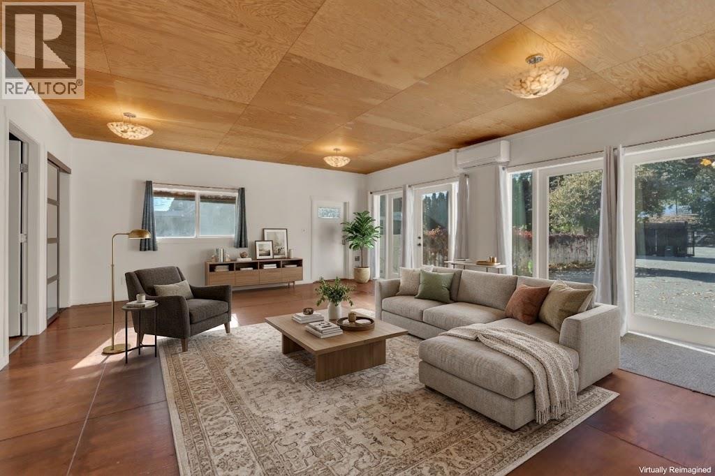 410 Upper Bench Road N, Penticton