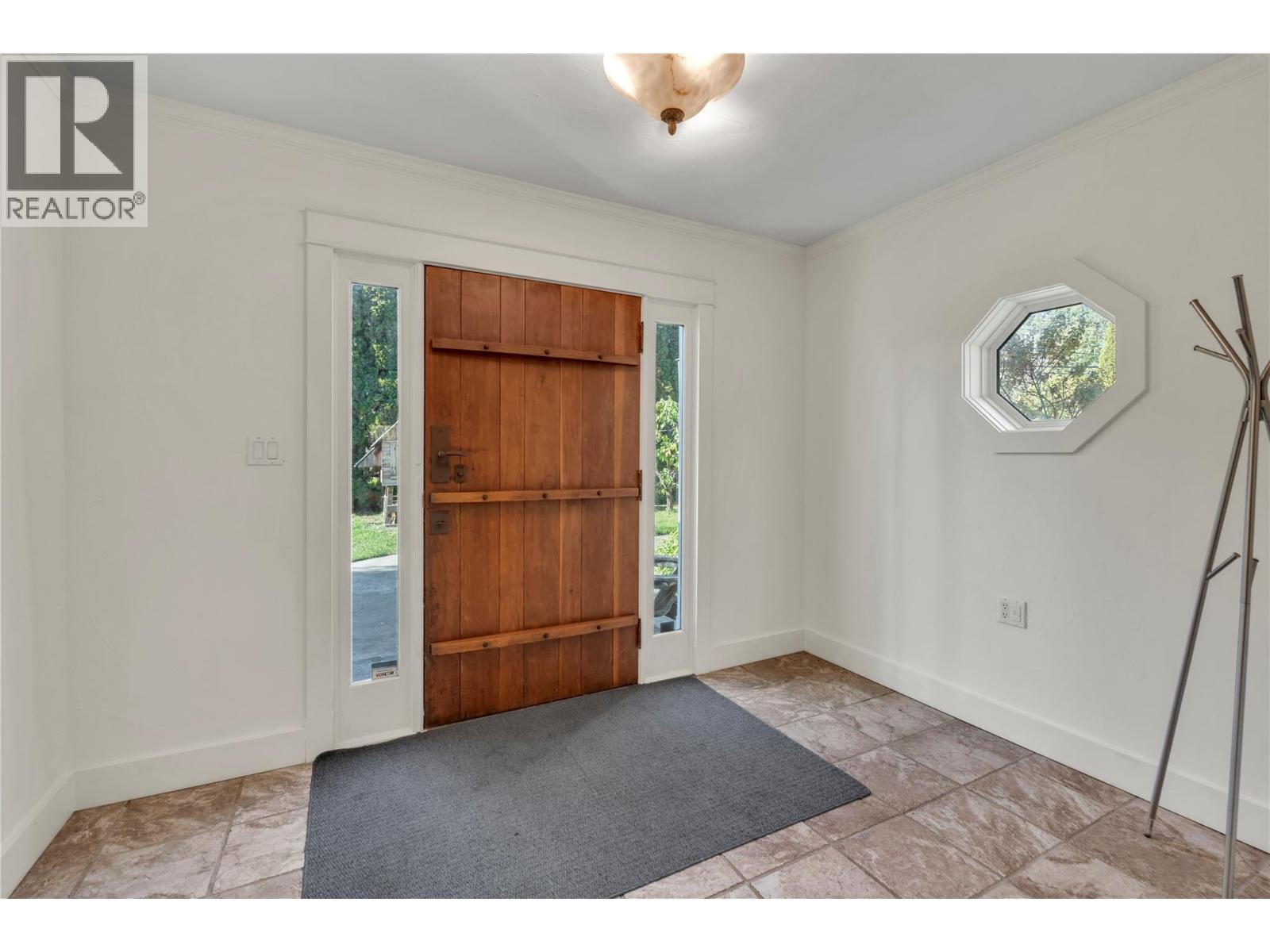 410 Upper Bench Road N, Penticton