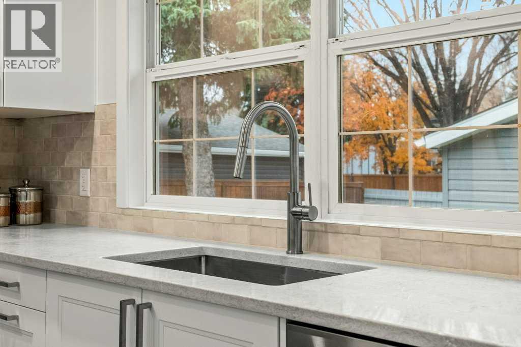 7 Canna Bay SW, Calgary — photo 10