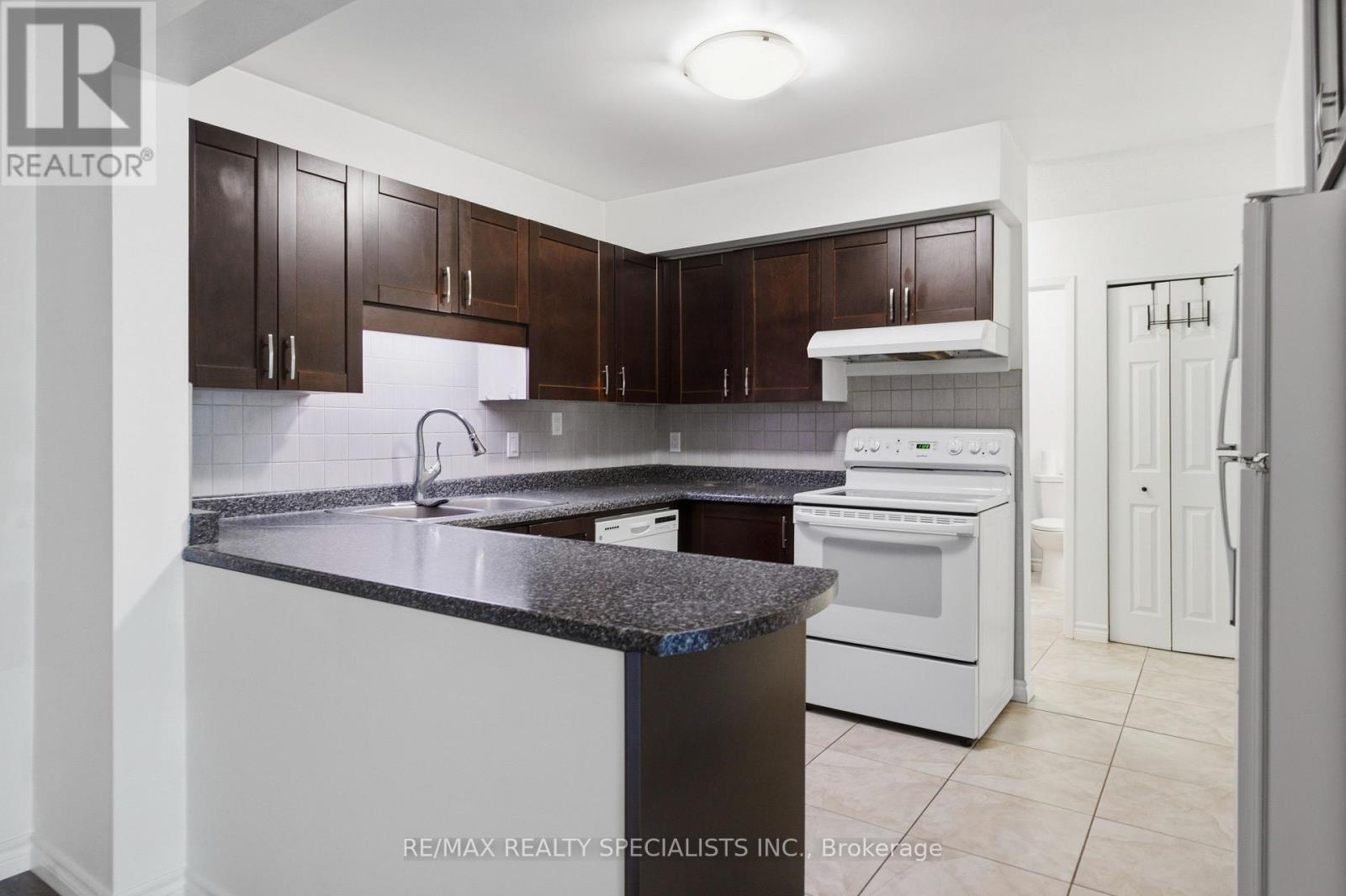 408- 500 Westmount Road West, Waterloo, ON photo 5