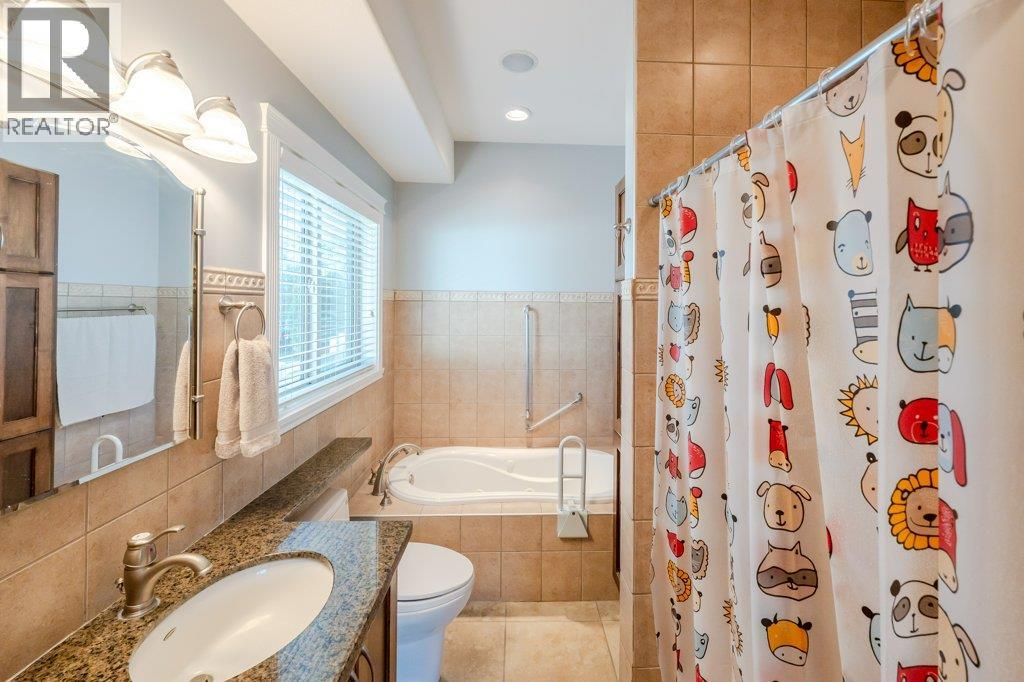 1124 Fairview Road, Oliver