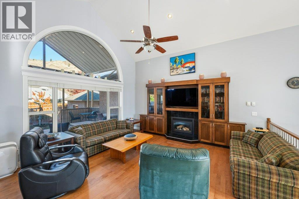 1124 Fairview Road, Oliver