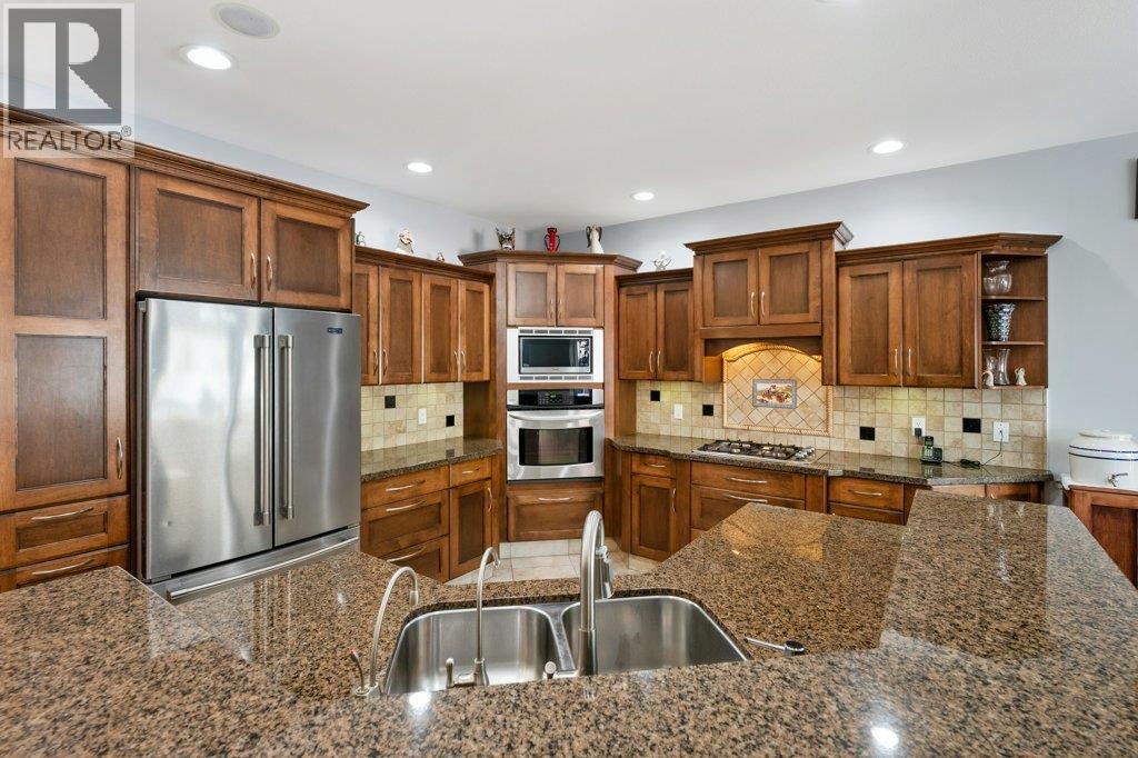 1124 Fairview Road, Oliver